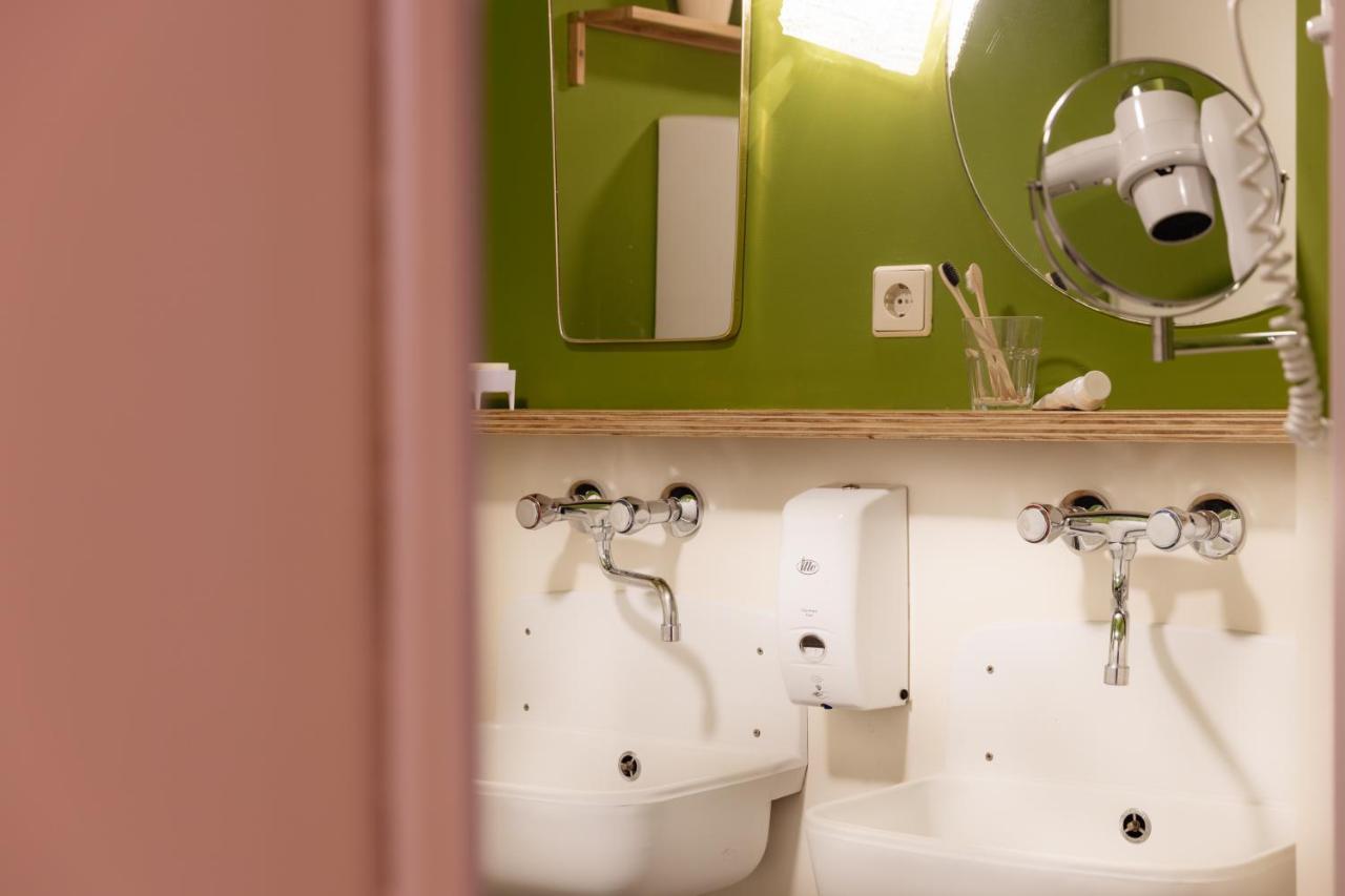 Hostel Ani&Haakien Ρότερνταμ Εξωτερικό φωτογραφία